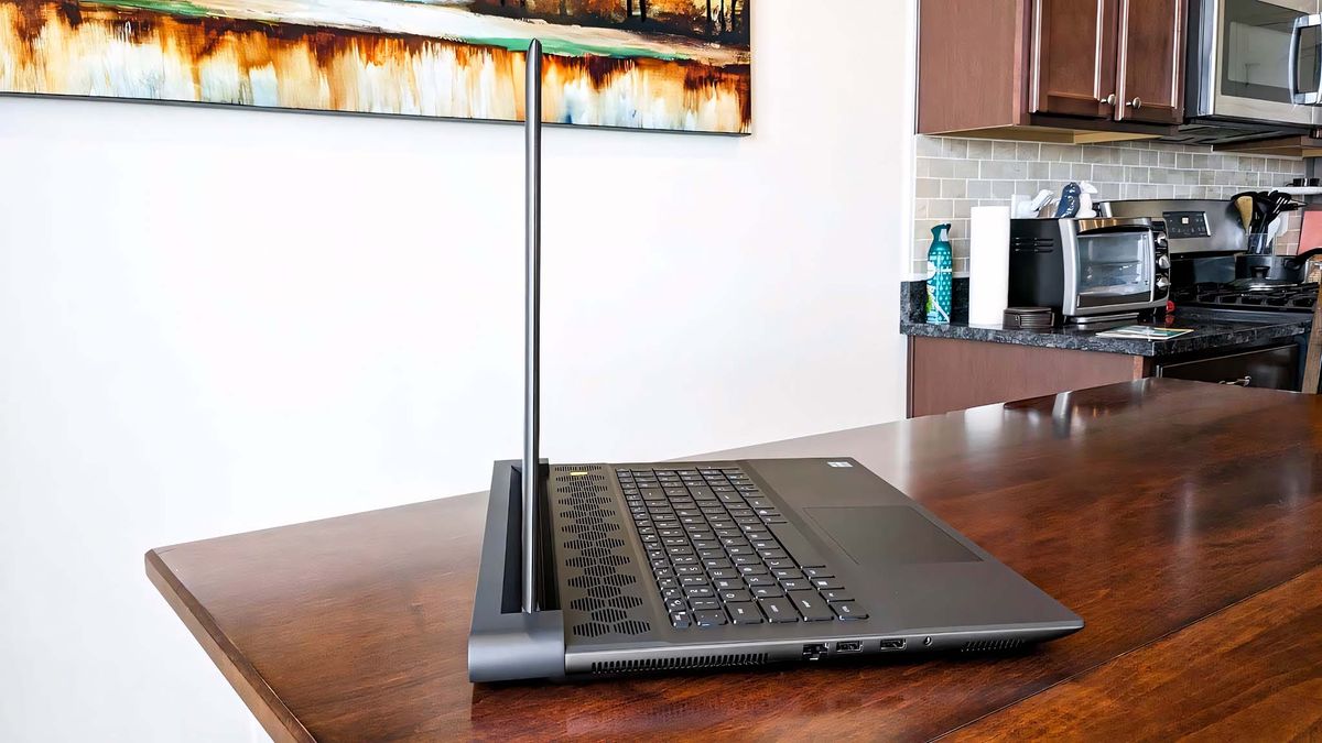Alienware M18 R2 profile.