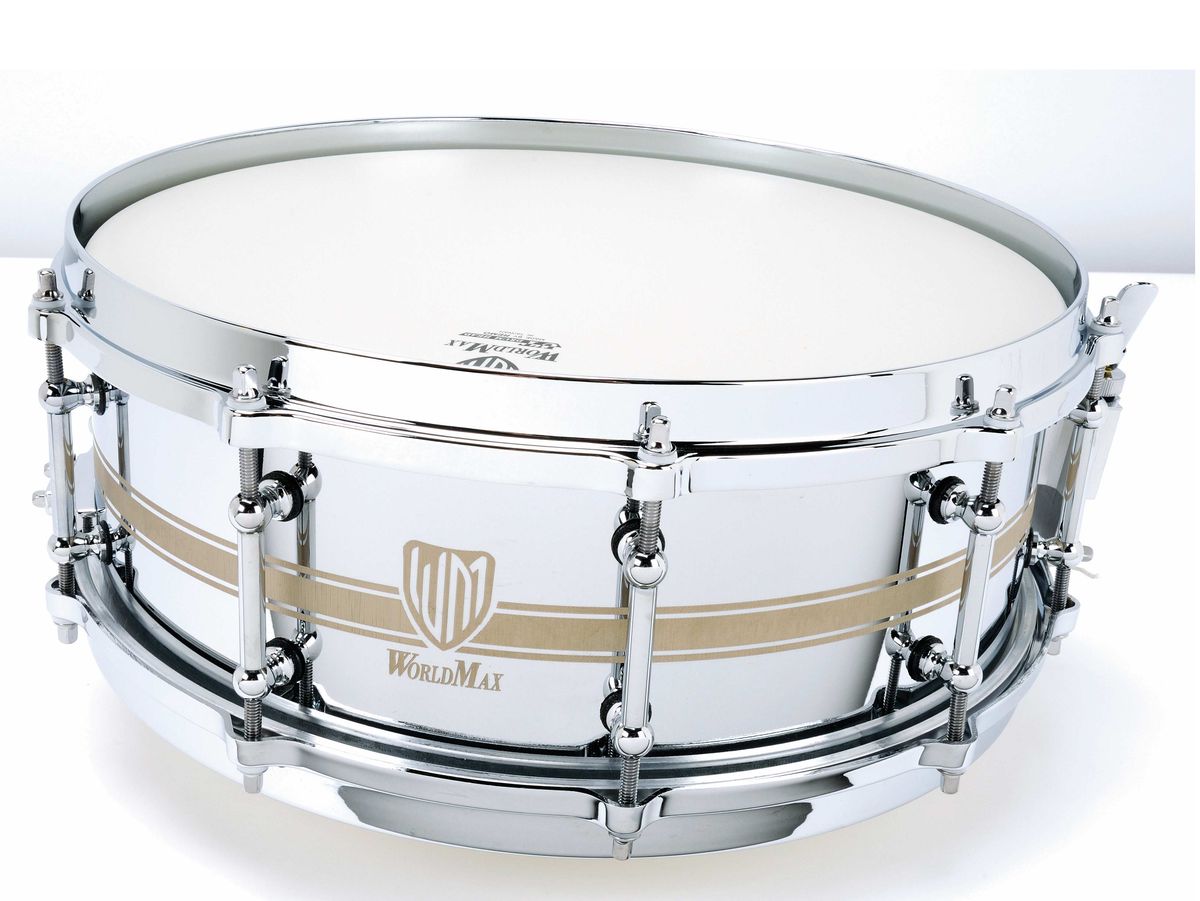 The 3mm steel snare is a hefty beast, lift from the knees!