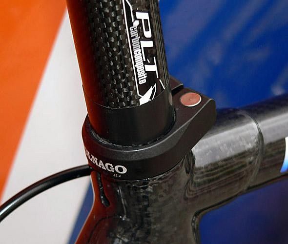 Some Rabobank bikes ran with seat collars that were rotated such that the slot in the frame and the slot in the clamp were offset by 180 degrees. This was done to prevent crimping of relatively fragile (as compared to aluminum) carbon fiber seatposts.