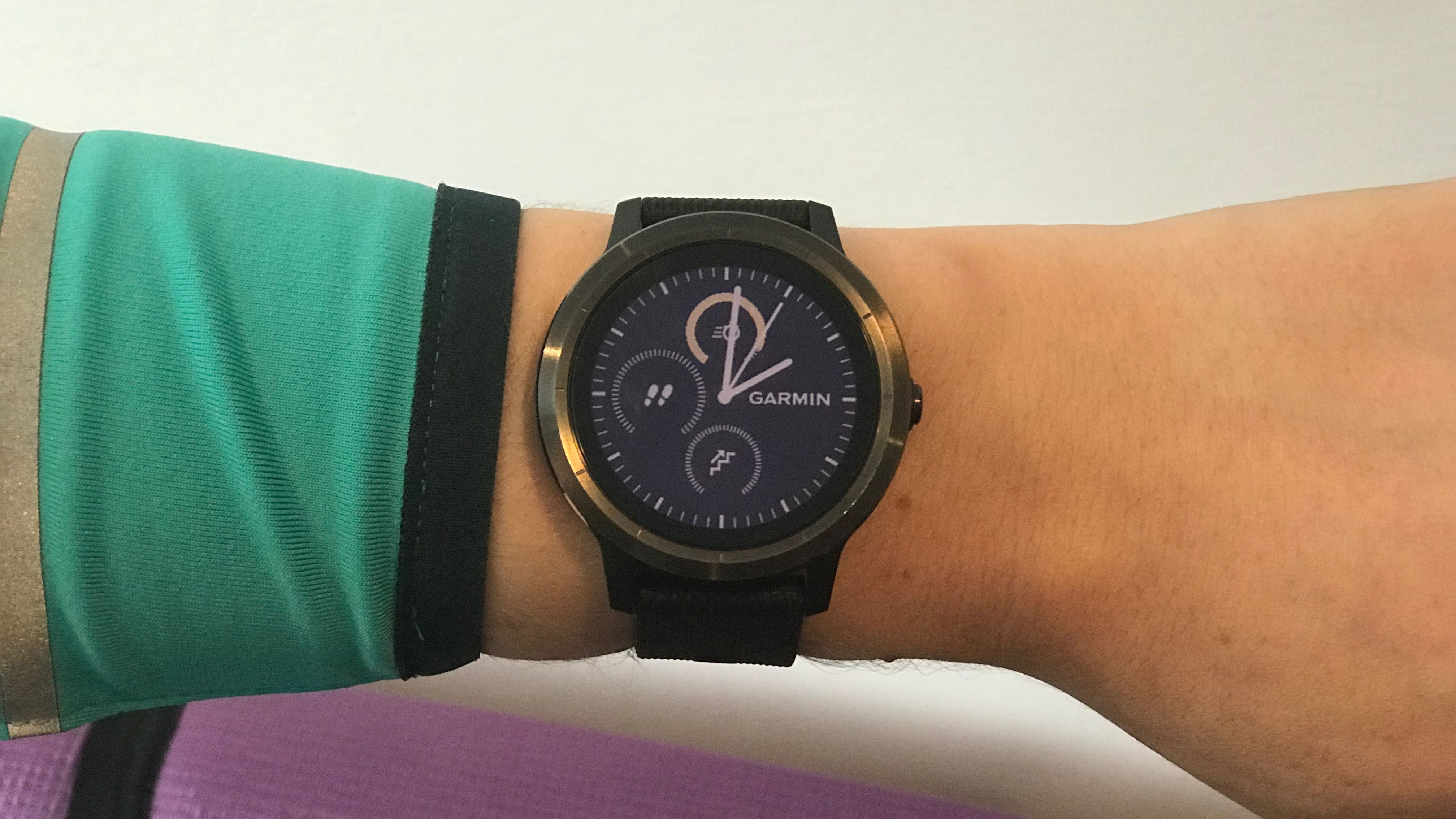 Wrist-based Heart Rate Contactless Payments Garmin Vivoactive 3 GPS Smartwatch