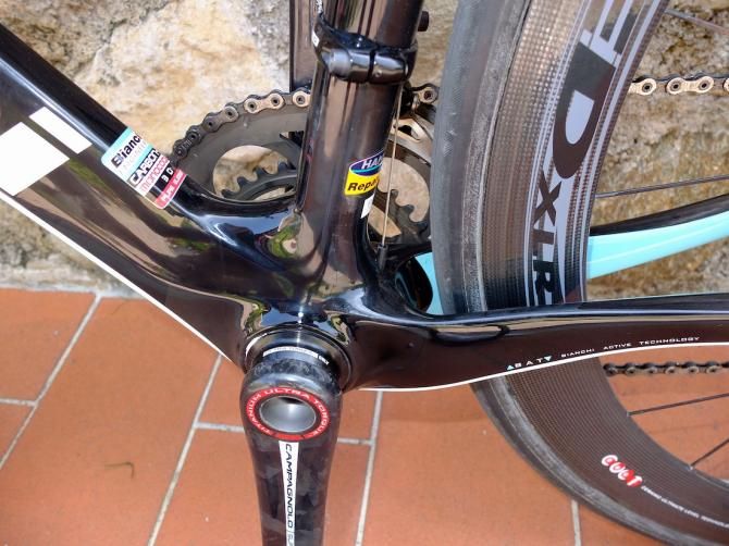Another PF30 bottom bracket, withinn the Infinito's rigid BB shell