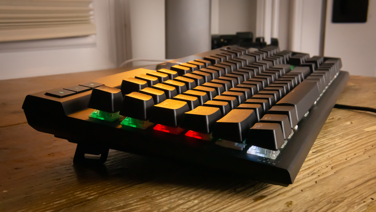 CORSAIR K70 RGB PRO Full-size Wired Mechanical Cherry MX Speed