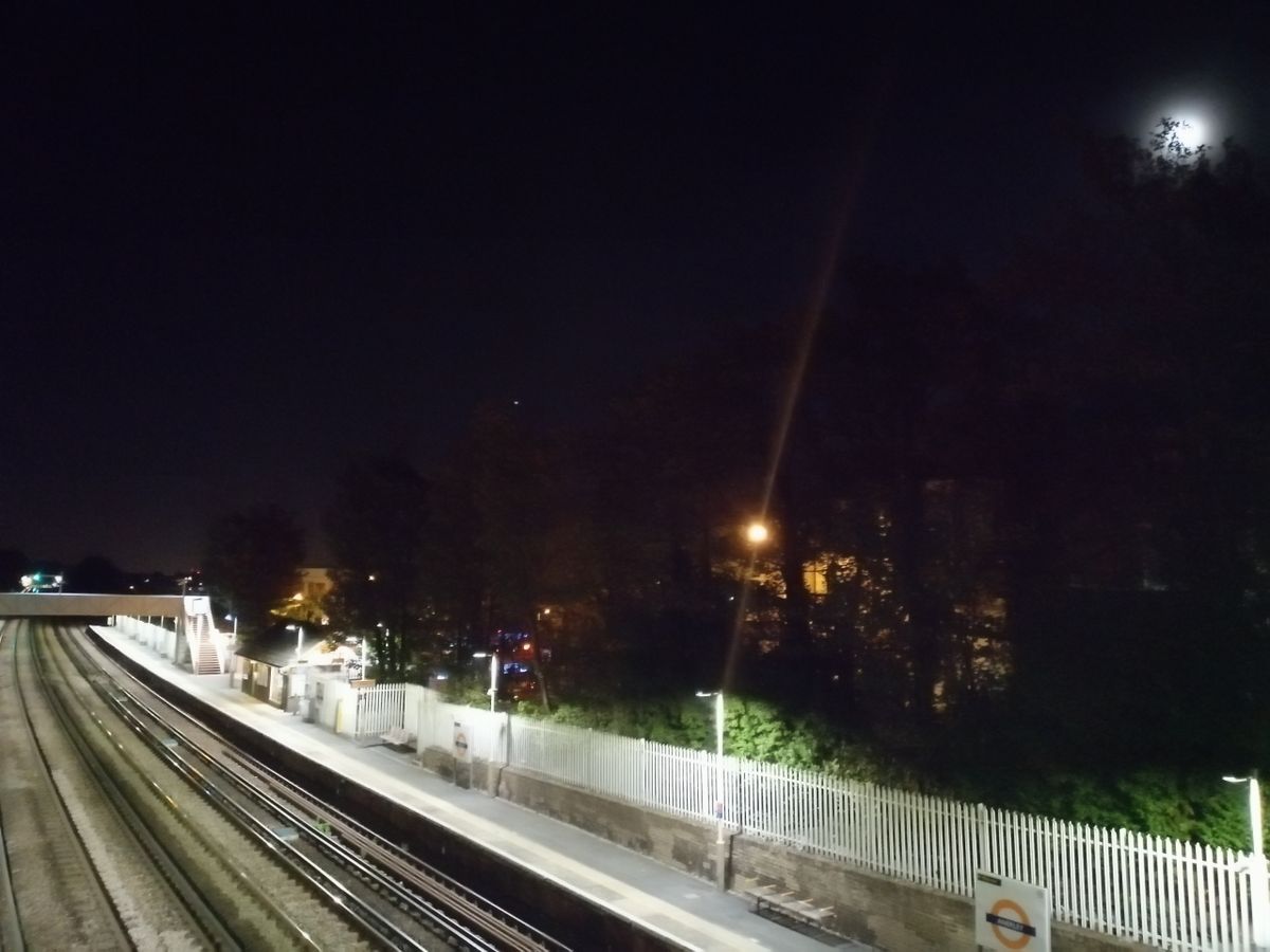 Standard night shooting with the Honor 8X is, like just about all phones in this class, bad.