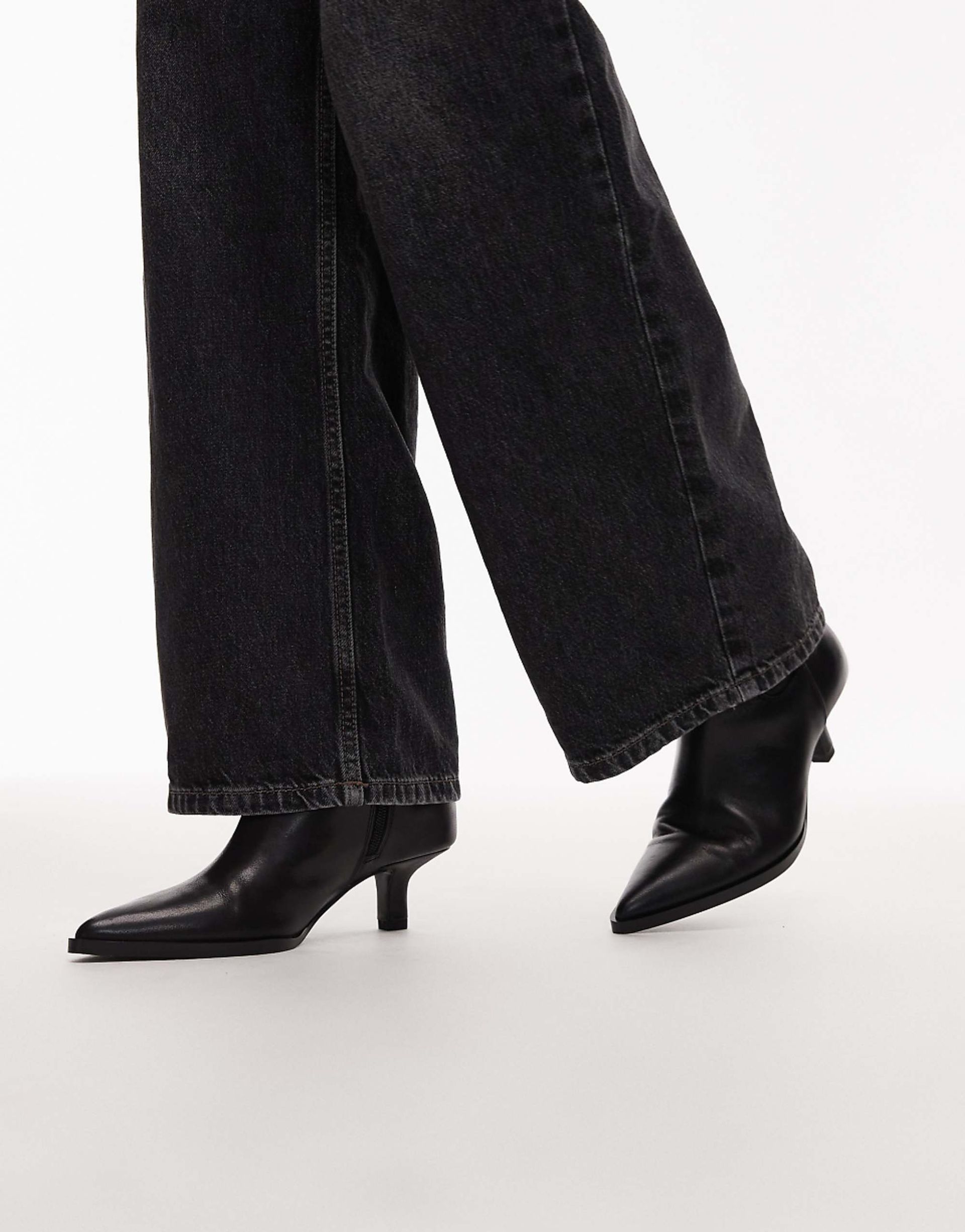 & Other Stories Leather Pointed Toe Ankle Boots in Black