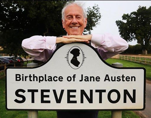 In Jane Austen&#039;s Footsteps with Gyles Brandreth - Gyles and the Steventon road sign