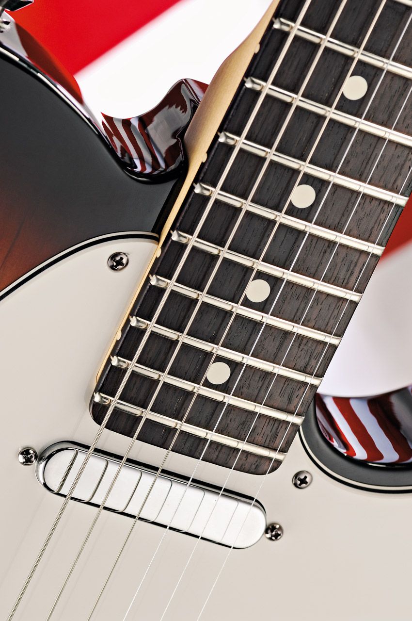 22 medium jumbo frets lend modern feel and playability to the Fender workhorse