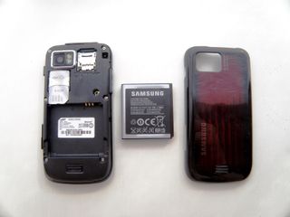The samsung jet s8000 inside and out