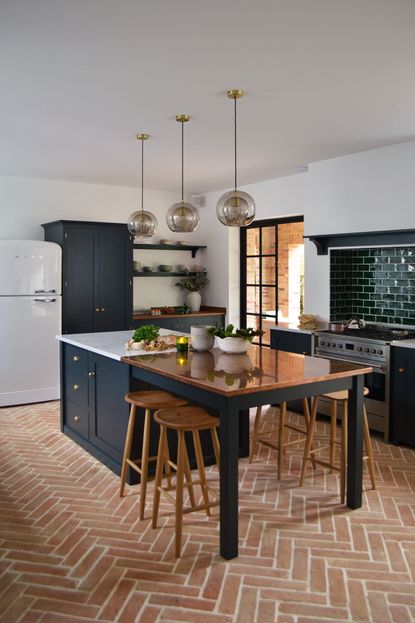 10 of the best eat in kitchen ideas for casual dining | Livingetc