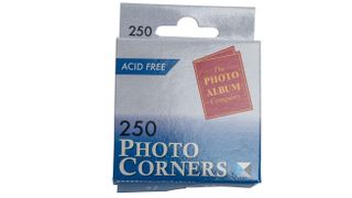 Clear Self-Adhesive Photo Corners Picture Mounting Corner Stickers for DIY  Album Scrapbook, 250 Pieces/Pack (3 Pack)