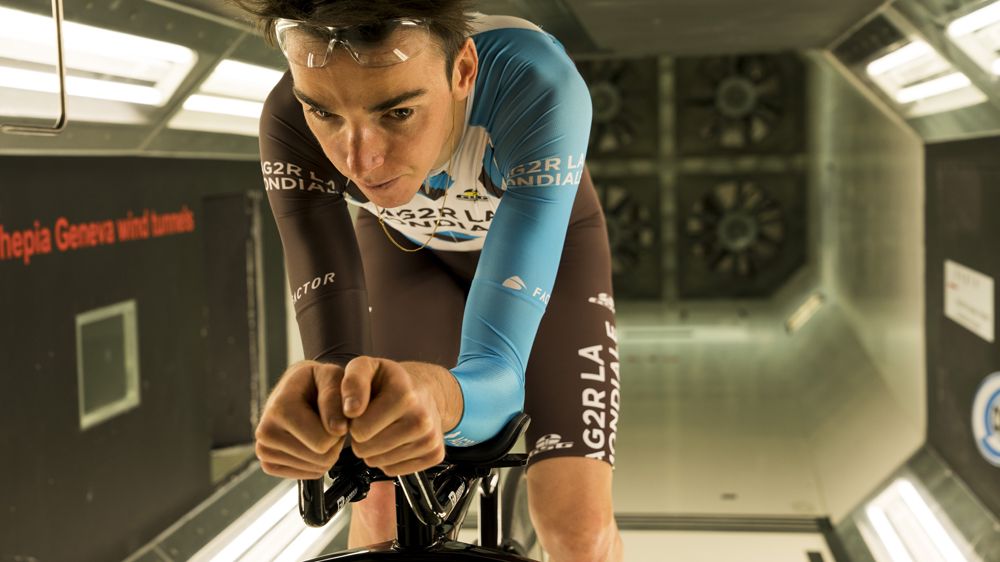 Romain Bardet in the wind tunnel on the Factor Slick