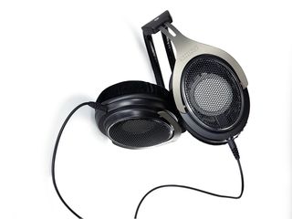 Shure's SRH1840 headphones serve up fantastically true sound.