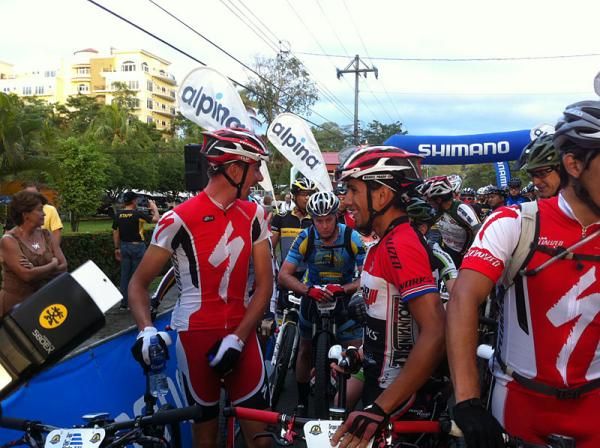 Todd Wells (Specialized) and Manny Prado (Specialized / Sho-Air)