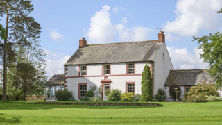 White stone property in Cumbia.