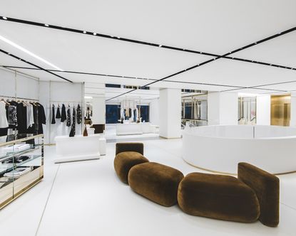 court chanel storefront