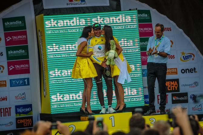 Yauheni Hutarovich (AG2R La Mondiale) in the race lead