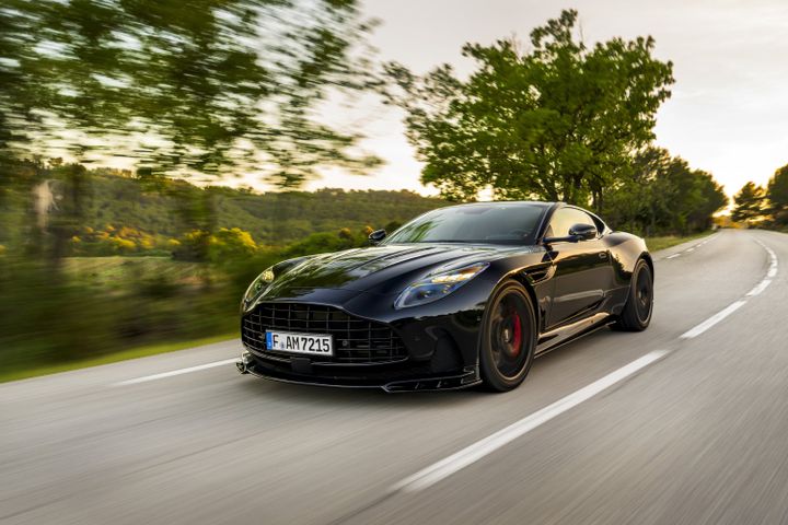 Aston Martin DB12 S