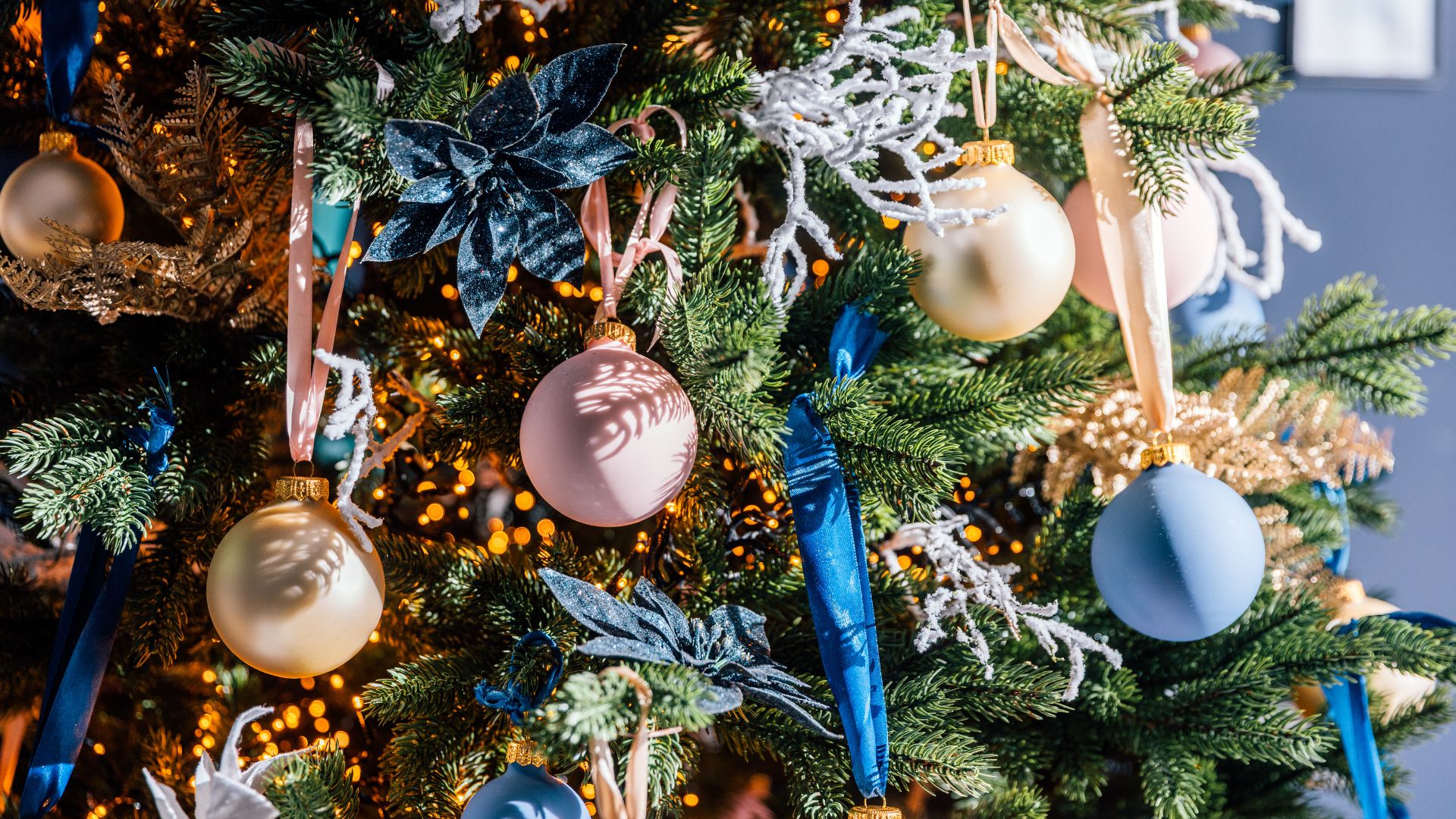 picture of blue decorated christmas tree
