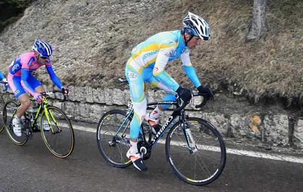 Roman Kreuziger (Astana) lost contact with the leaders on the Passo Pordoi and finished in 13th place on the day.