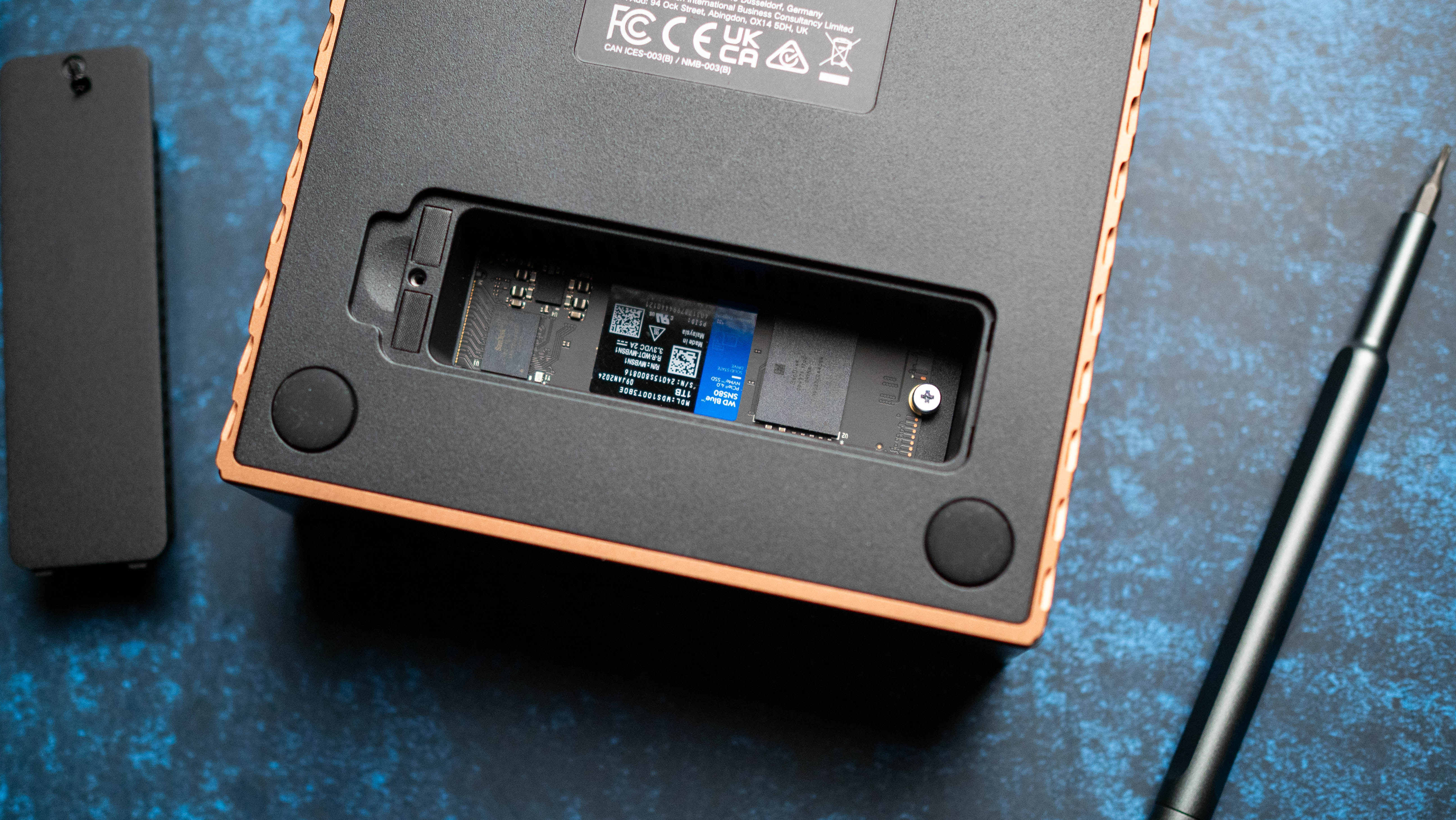 UGREEN 17-in-1 Maxidok Thunderbolt 5 review on Android Central