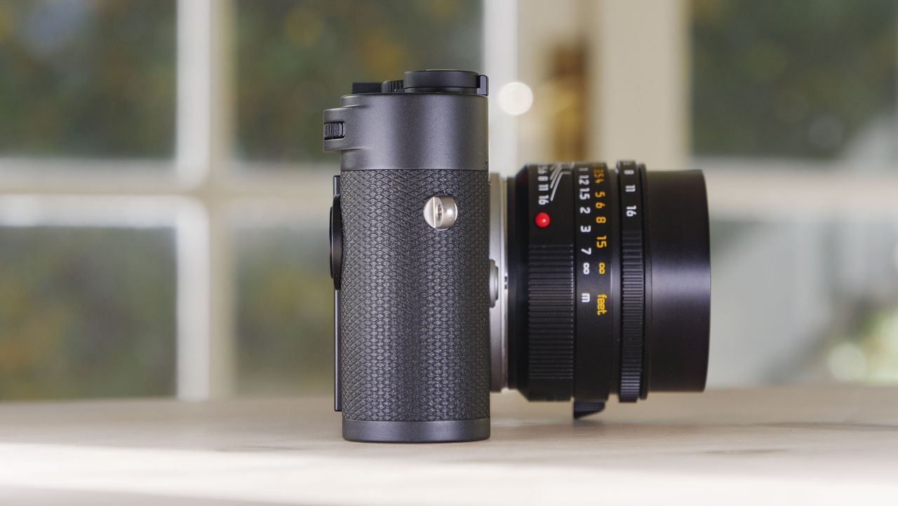Right side profile of the Leica M EV1 camera