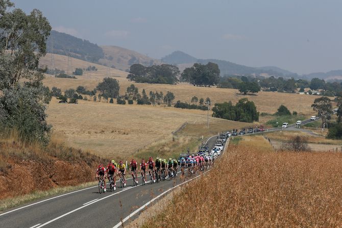 Sunweb control the front of the bunch on the run-in to the day&rsquo;s finishing climb