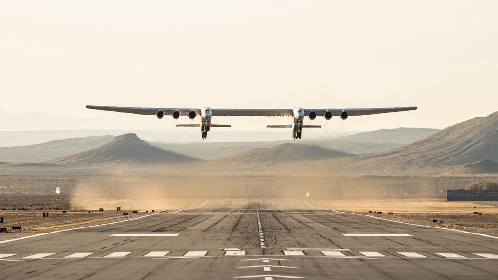 Stratolaunch, The World's Biggest Aircraft, Makes Historic 1st Flight ...