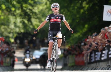 Emma Pooley (Cervelo) celebrates her victory