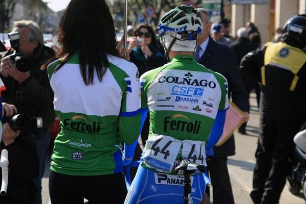 Mountains classification leader Stefano Pirazzi (Colnago - CSF Inox) on the start line.