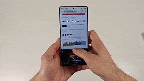Using the new 90:10 multitasking feature on One UI 8 and Android 16