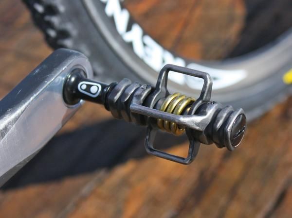 Crankbrothers Eggbeater 2ti offer reliable performance in muddy slop.