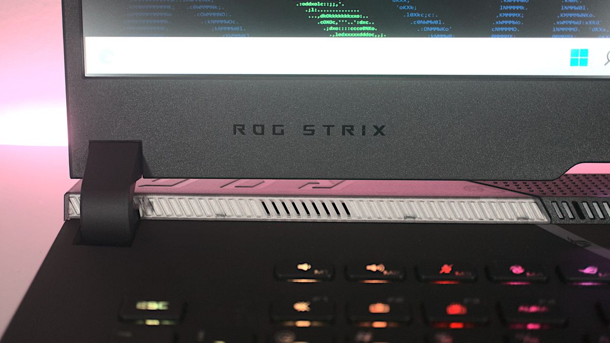 ASUS ROG Strix Scar 17 SE