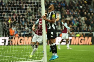 Callum Wilson of Newcastle United reacts during the Premier League match between Newcastle United FC and West Ham United FC at St James' Park on November 25, 2024 in Newcastle upon Tyne, England.