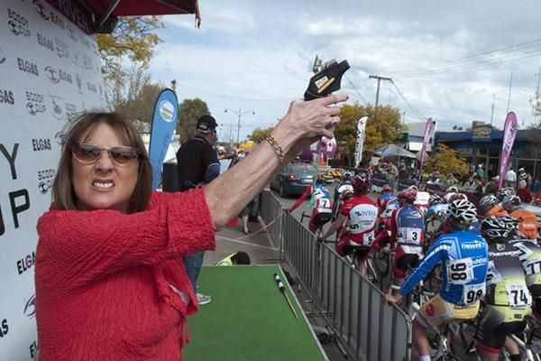Aussie tv personality Denise 'Ding-Dong' Drysdale got the stage underway in Ouyen.