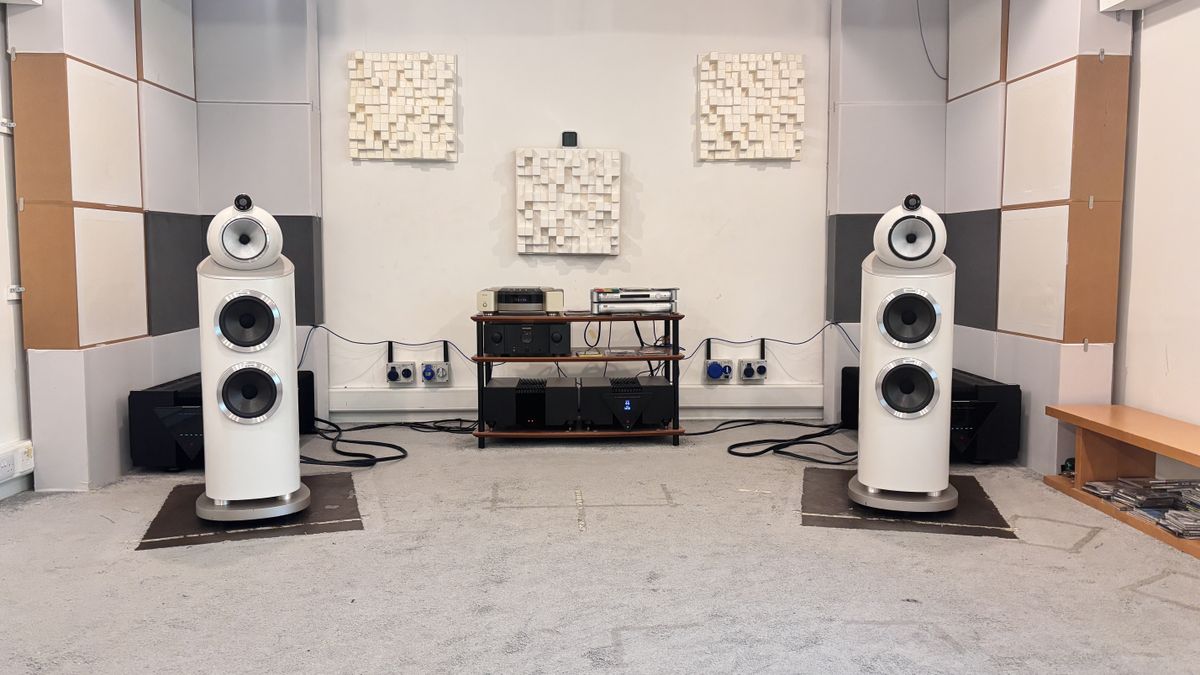 Bowers &amp; Wilkins 802 D5