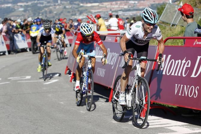 Chris Horner (RadioShack) drops Vincenzo Nibali (Astana)