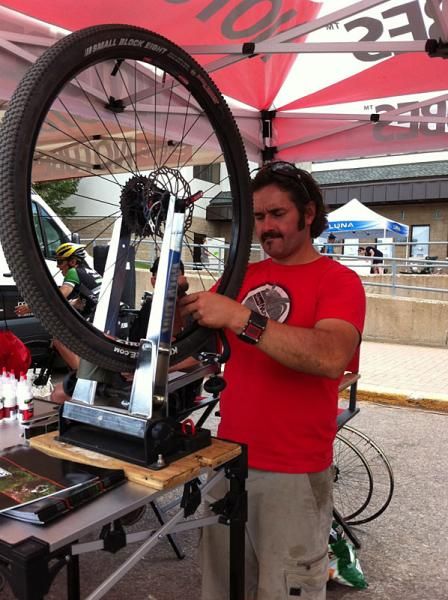 NoTubes' Rich works his magic