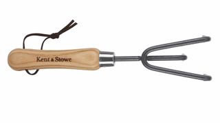 KENT & STOWE CARBON STEEL HAND 3 PRONG CULTIVATOR on white background