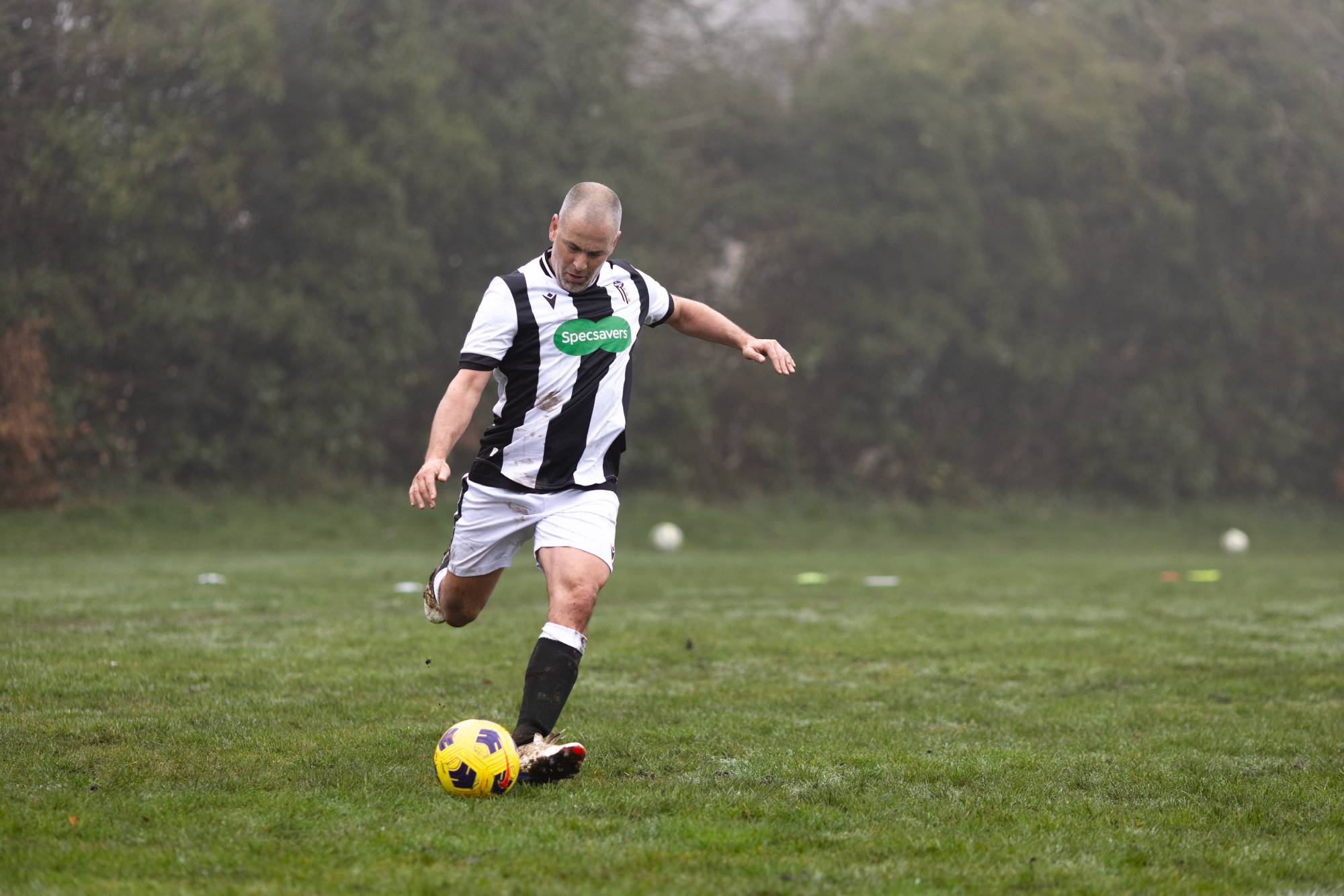 Joe Cole in action for Warley FC