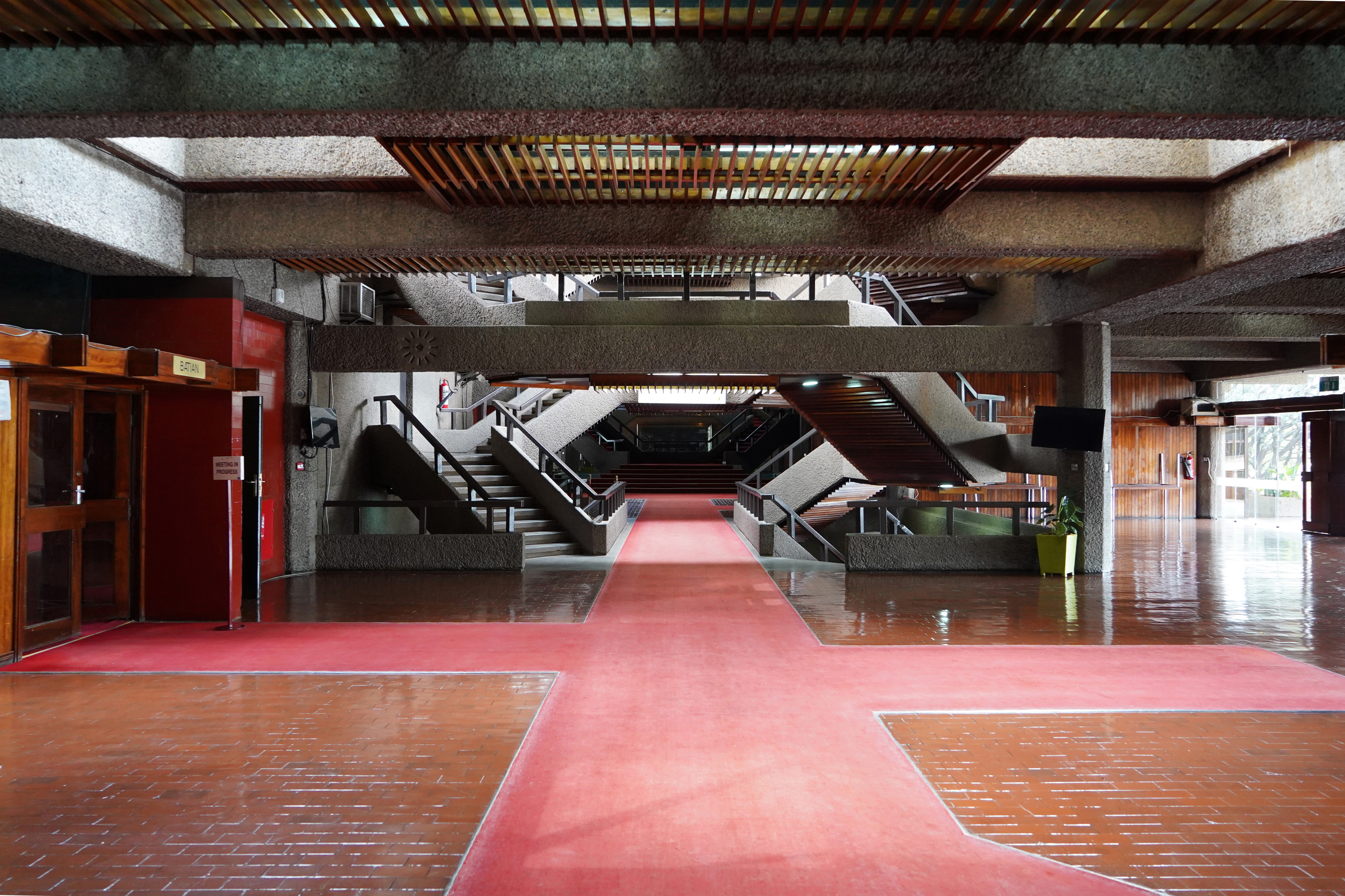 Kenyatta International Convention Centre, Nairobi, by Karl Henrik Nøstvik, interior of lobby