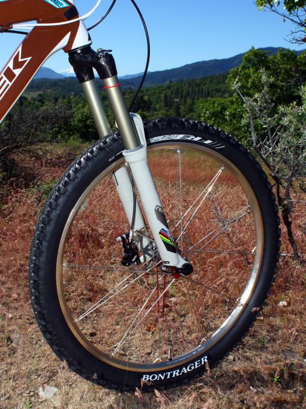 crankbrothers' distinctive cobalt wheels certainly stand out.