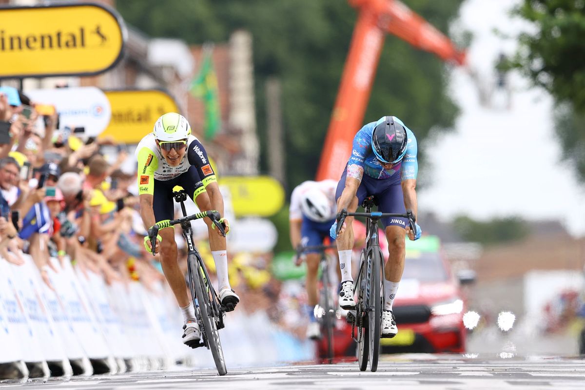 Simon Clarke powers to victory on decisive cobbled Tour de France stage ...