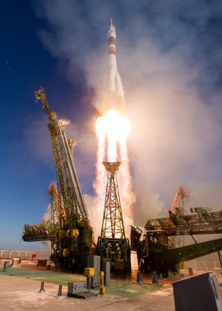 Expedition 54 crew launches in Soyuz MS-07