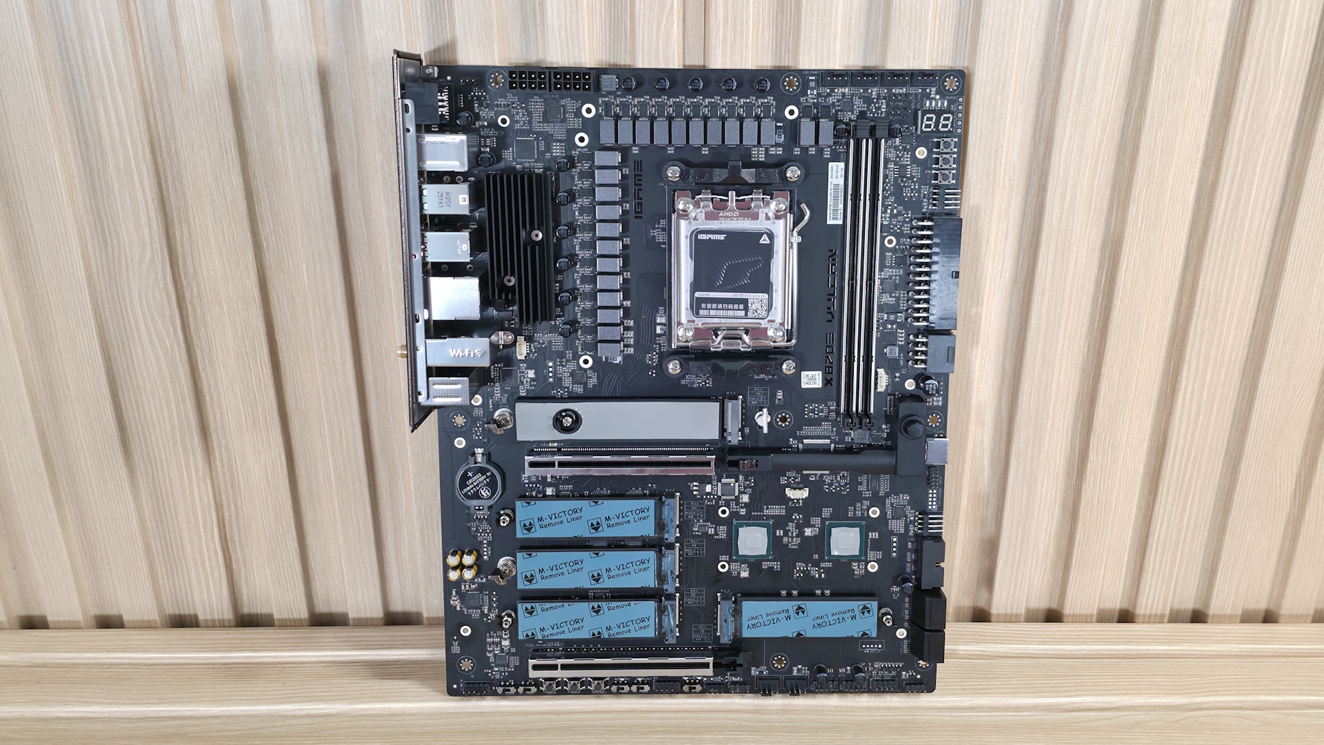 Colorful iGame X870E Vulcan OC