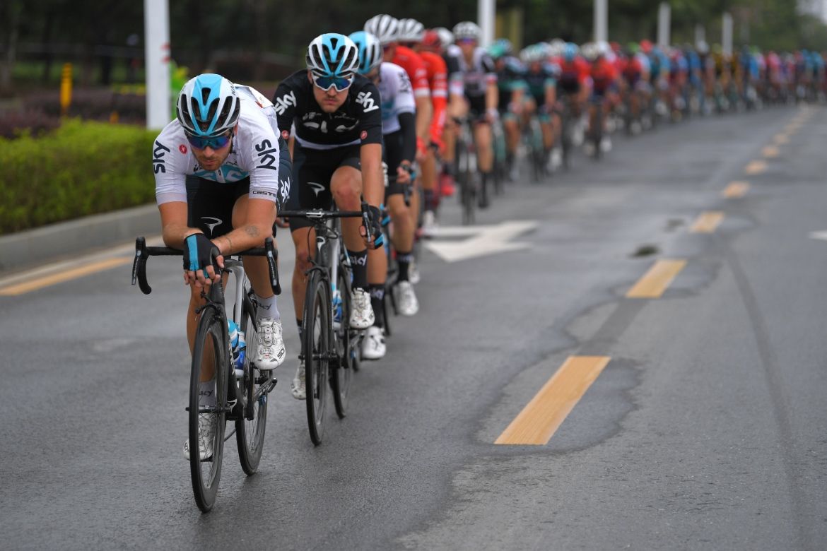 Team Sky controls the peloton