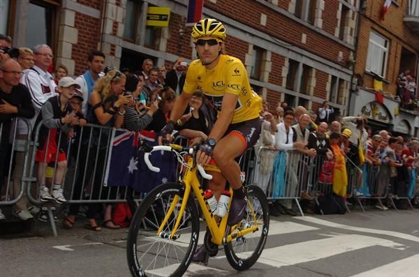 Yellow jersey holder Fabian Cancellara (RadioShack-Nissan)