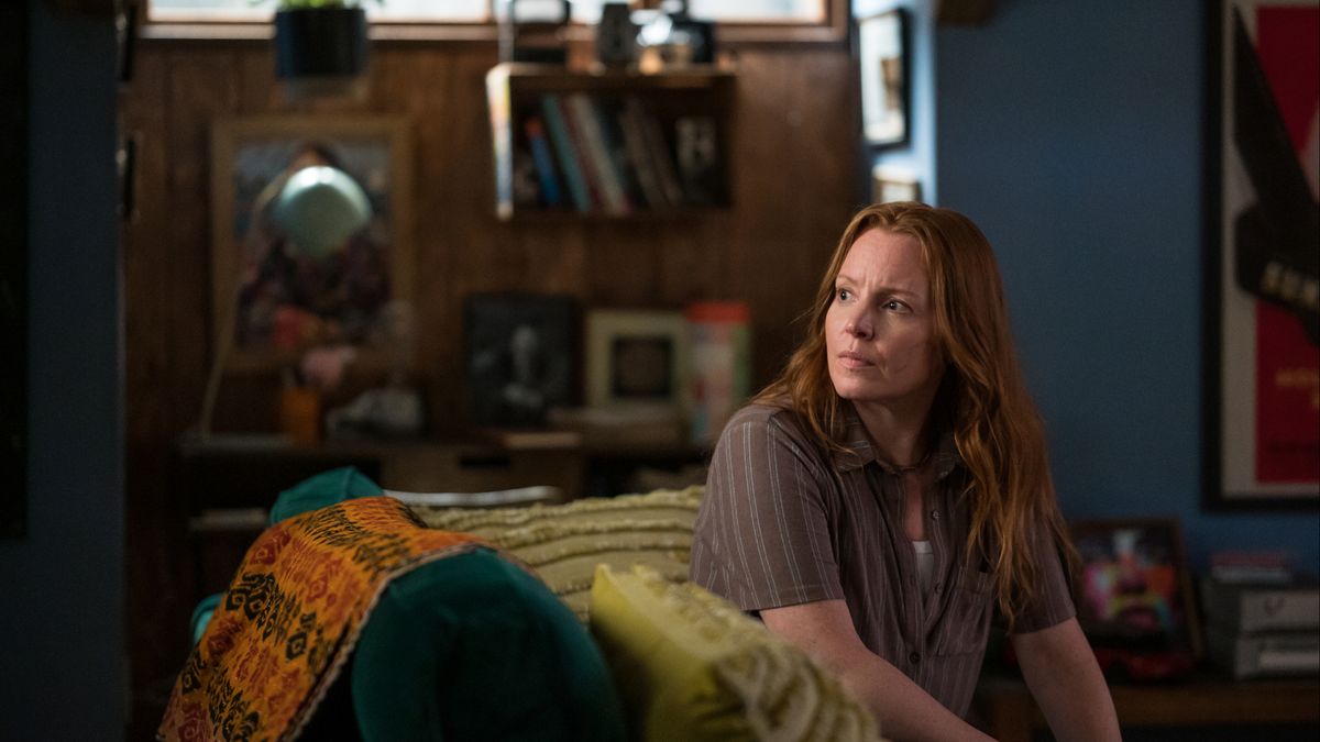 Lauren Ambrose as Van in Yellowjackets season 2