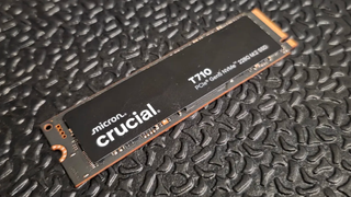 Crucial T710