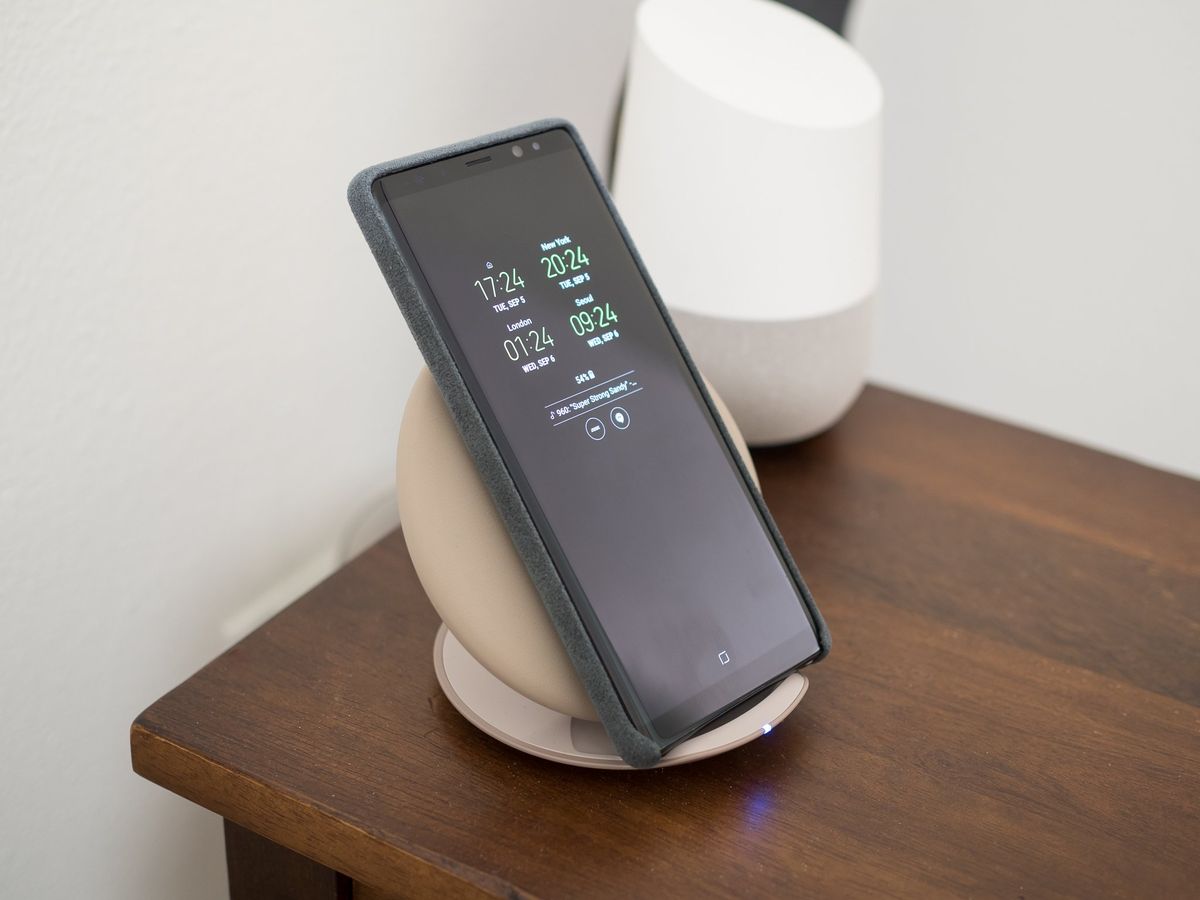 Samsung Fast Wireless Charger Stand Review: Blazing Fast