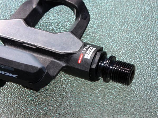 The titanium axles rotate on three cartridge bearings each for an impeccably silky smooth and drag-free spin