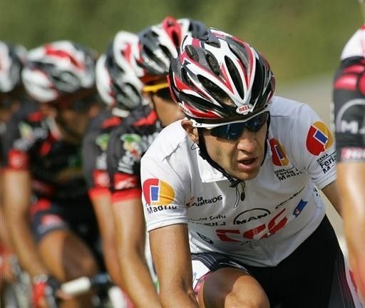 Carlos Sastre (CSC) had his team work today